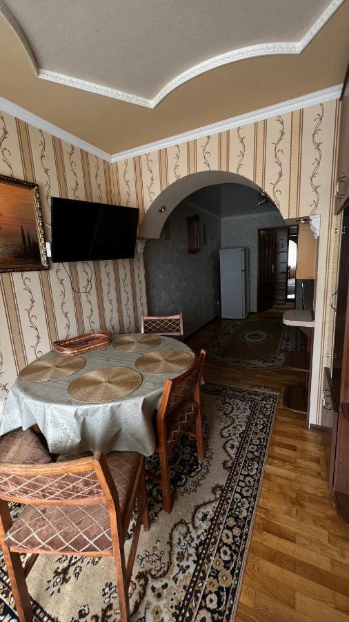 Просторі Та Комфортні Апартаменти «Д.І.М.» Camenița Exterior foto